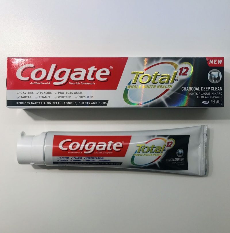 Colgate | Total Charcoal Deep Clean